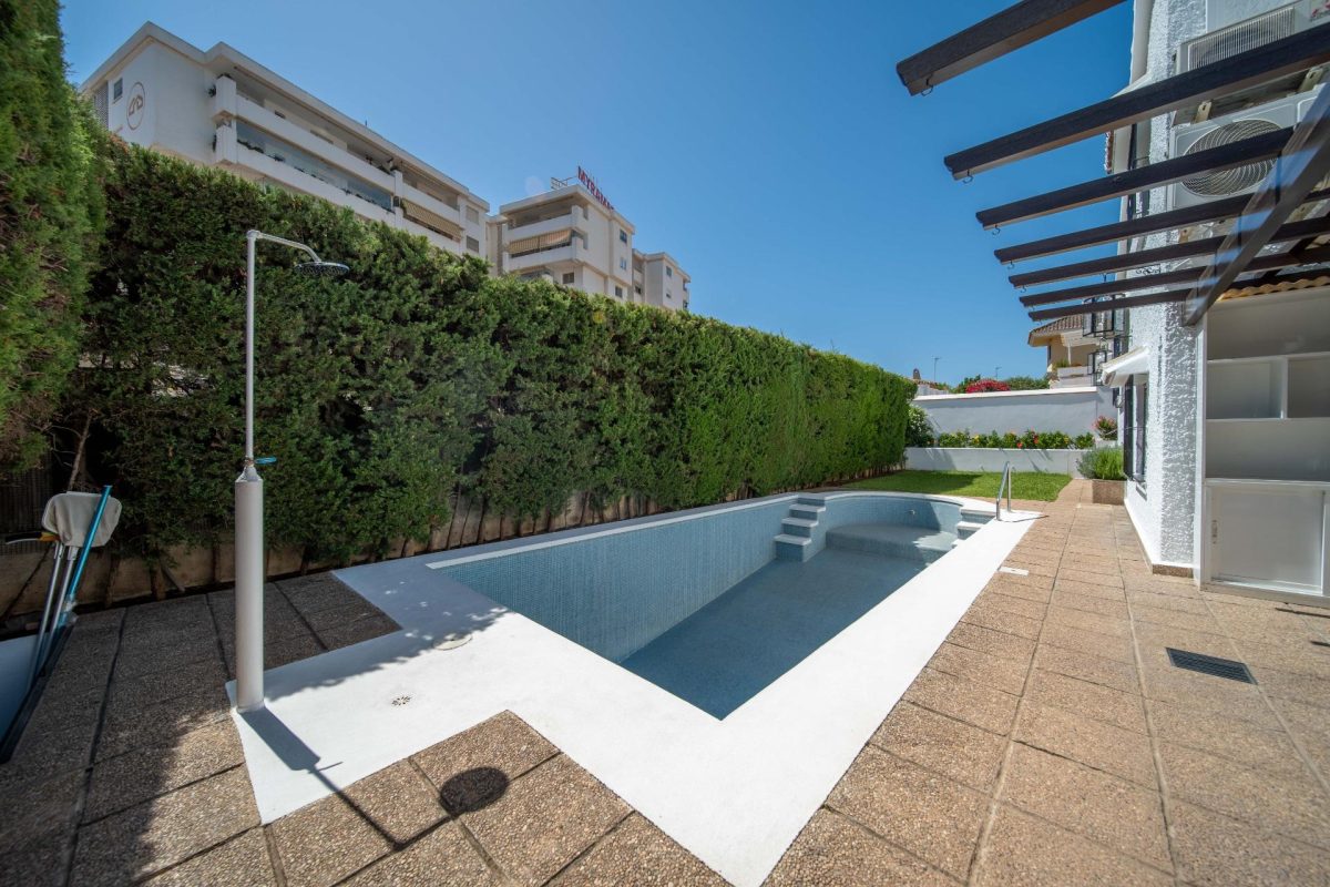 Villa independiente en venta en Fuengirola centro | Costa del Sol | Piscina privada — Foto 6
