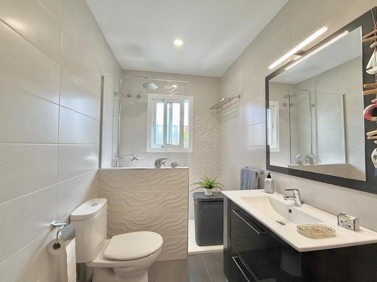 Casa adosada en venta en Los Pacos, Fuengirola | Costa del Sol | Terraza privada de 80m² — Foto 19