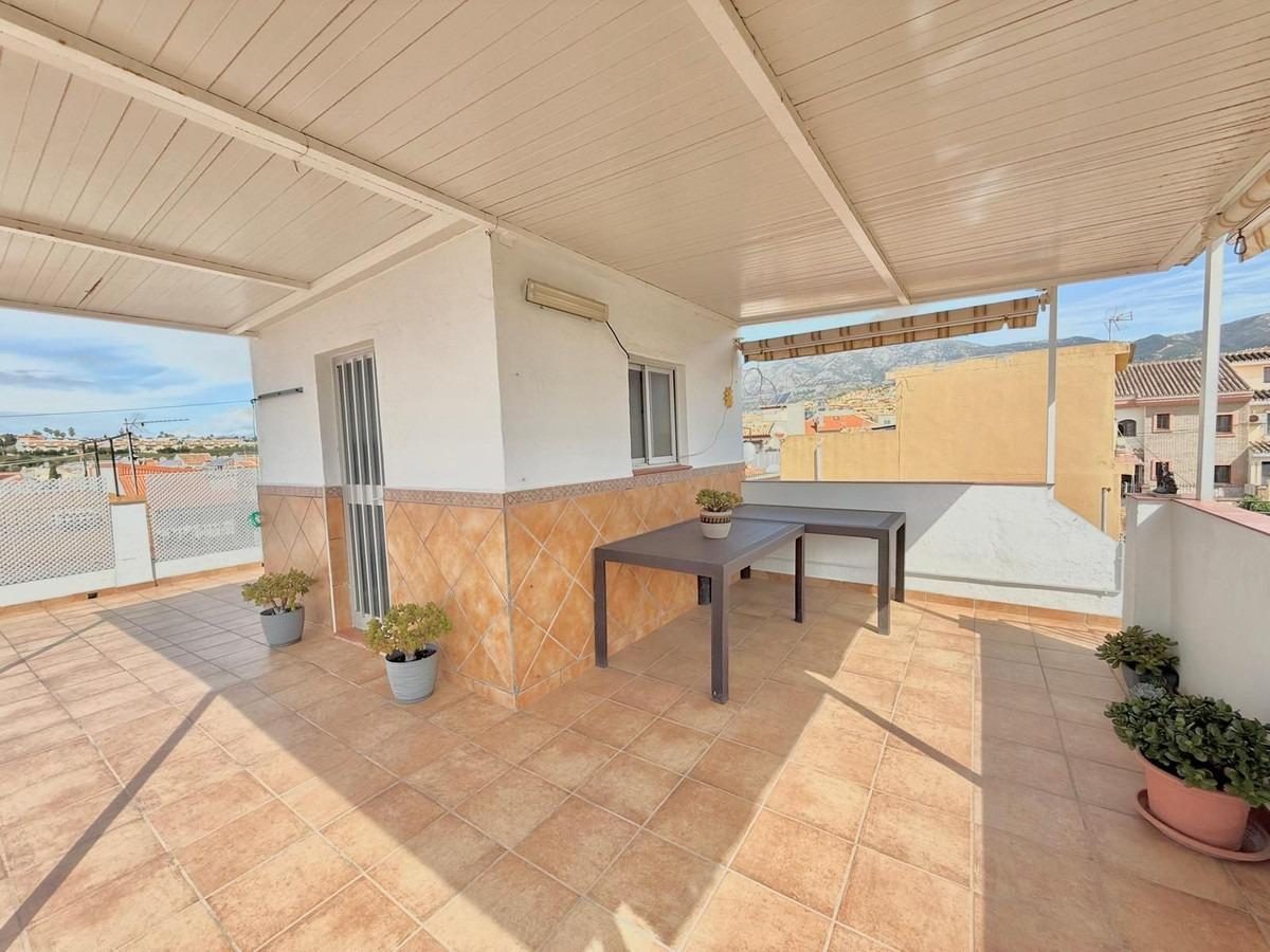 Casa adosada en venta en Los Pacos, Fuengirola | Costa del Sol | Terraza privada de 80m² — Foto 2