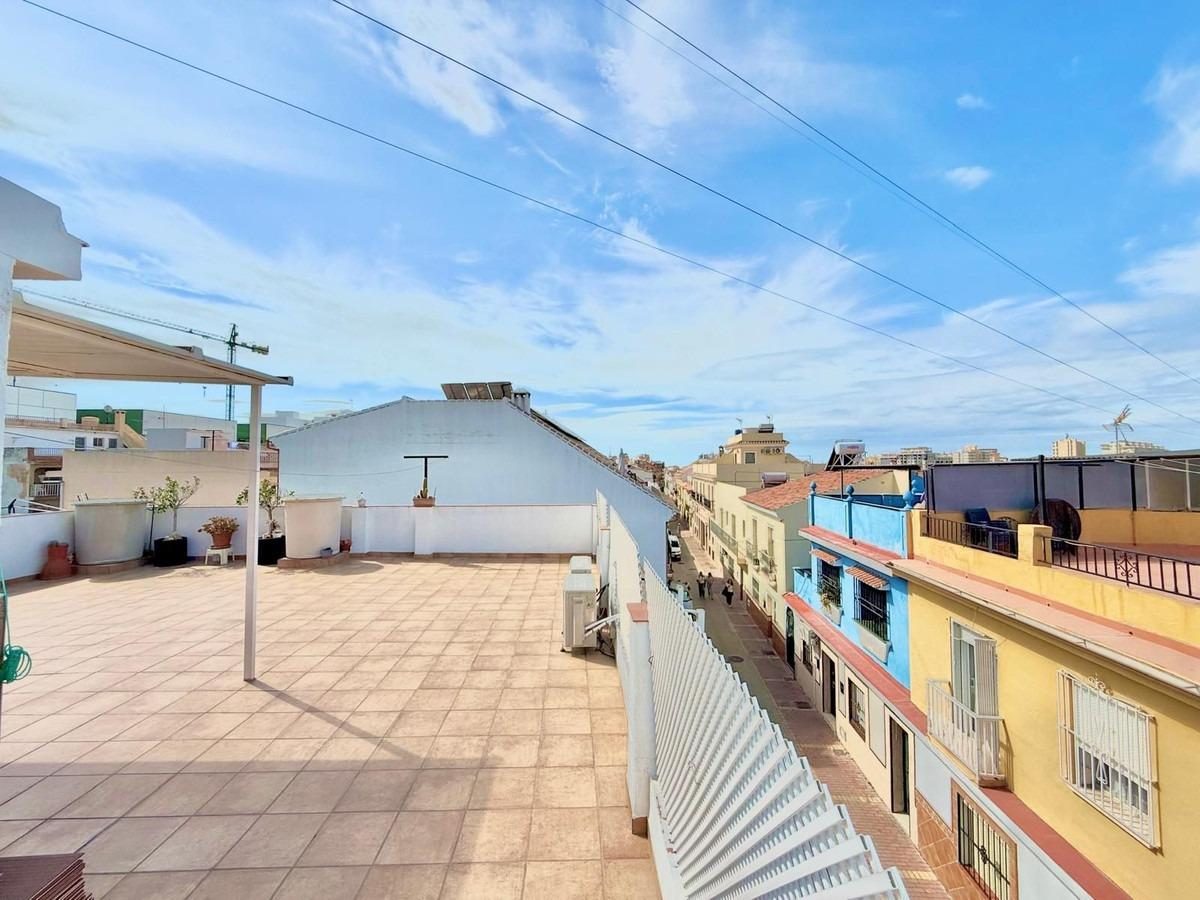 Casa adosada en venta en Los Pacos, Fuengirola | Costa del Sol | Terraza privada de 80m² — Foto 3