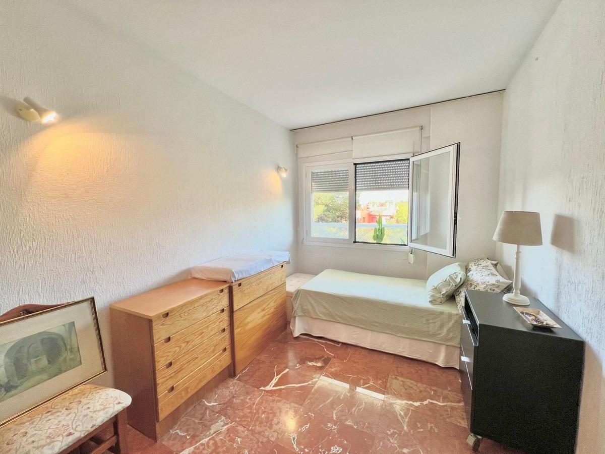Apartamento en venta en Las Chapas, Marbella – Terraza con vistas al mar a 5 minutos de la playa — Foto 16