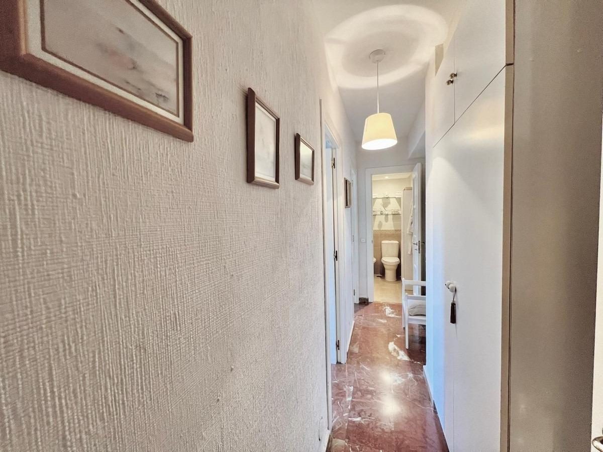 Apartamento en venta en Las Chapas, Marbella – Terraza con vistas al mar a 5 minutos de la playa — Foto 12