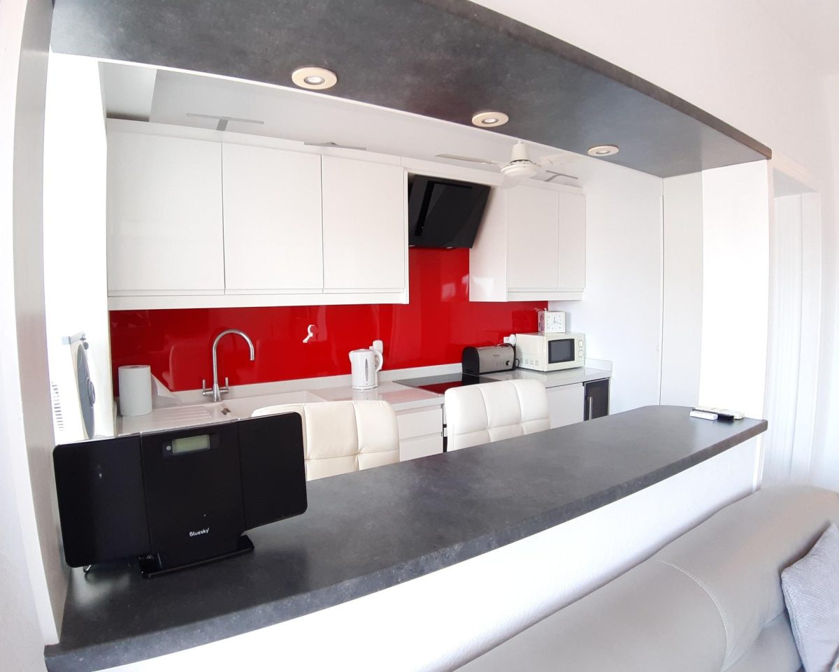 Apartamento en Fuengirola con vistas al mar, 2 dormitorios, piscina y parking – Zona Plaza de Toros, Costa del Sol — Foto 17