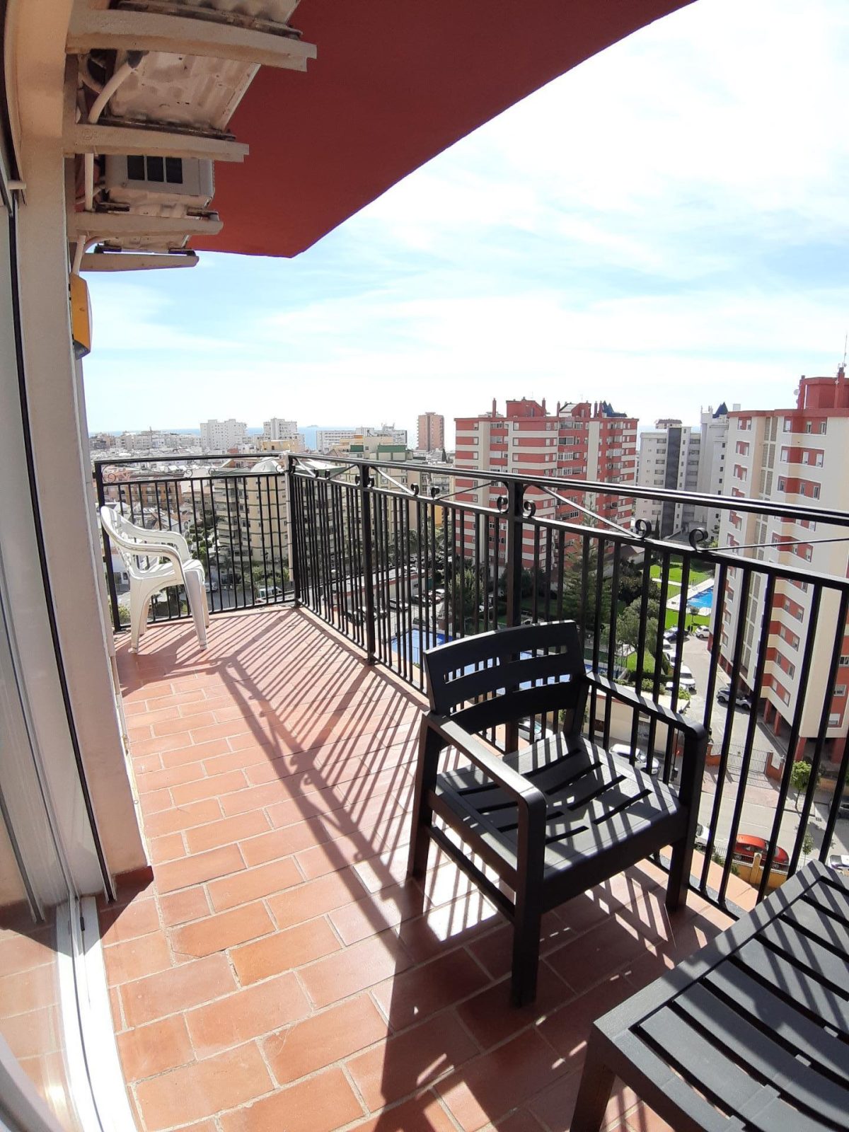 Apartamento en Fuengirola con vistas al mar, 2 dormitorios, piscina y parking – Zona Plaza de Toros, Costa del Sol — Foto 8