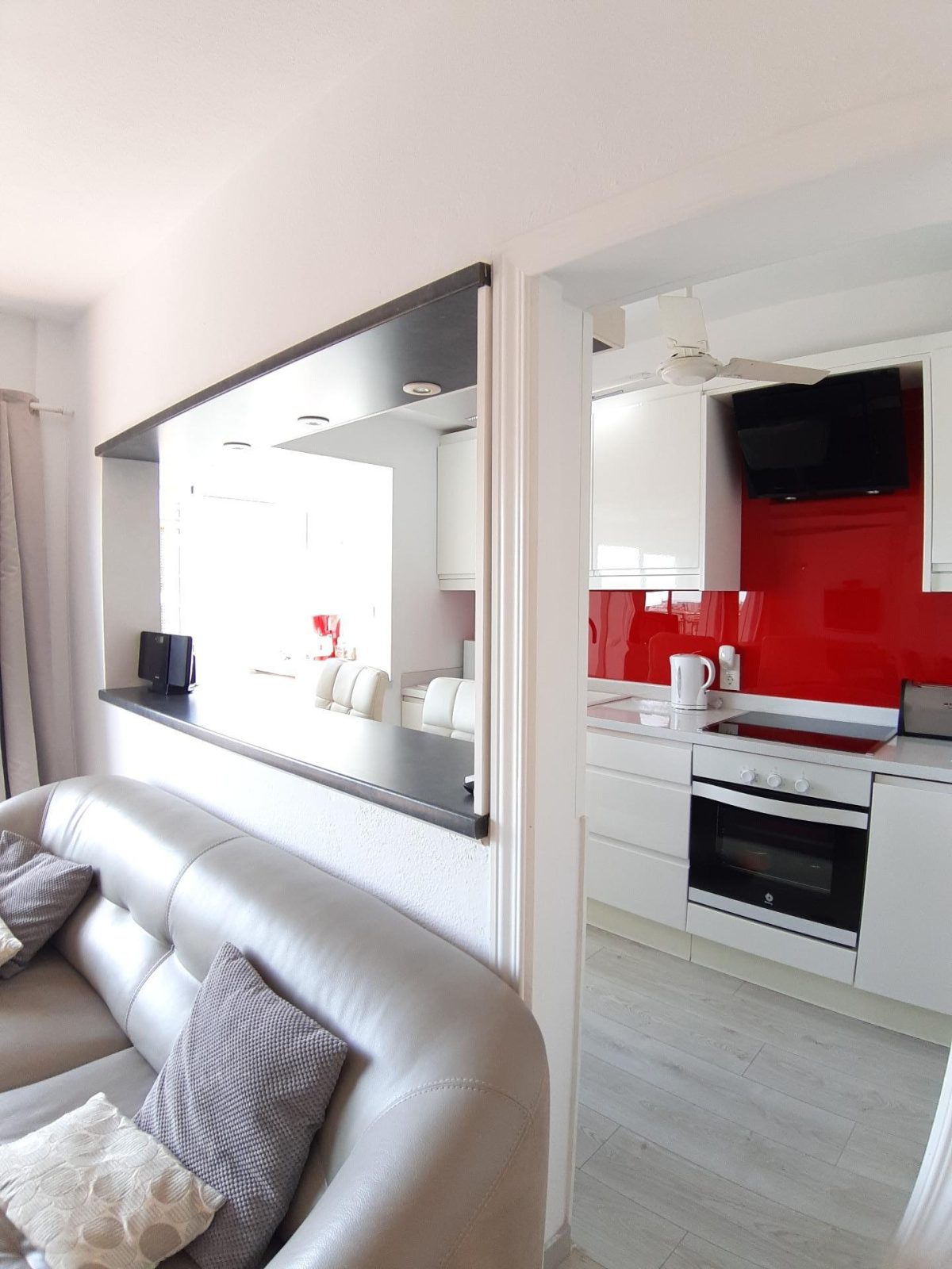 Apartamento en Fuengirola con vistas al mar, 2 dormitorios, piscina y parking – Zona Plaza de Toros, Costa del Sol — Foto 11
