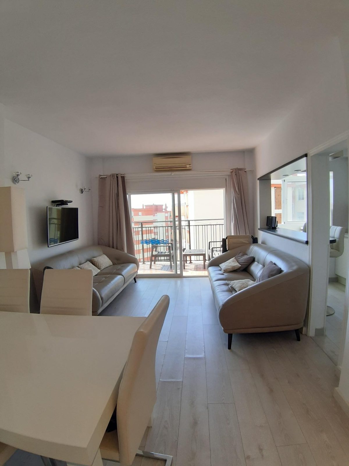 Apartamento en Fuengirola con vistas al mar, 2 dormitorios, piscina y parking – Zona Plaza de Toros, Costa del Sol — Foto 28