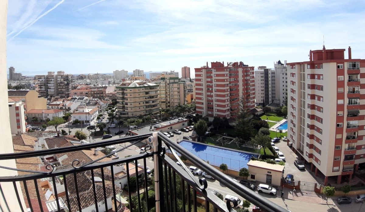 Apartamento en Fuengirola con vistas al mar, 2 dormitorios, piscina y parking – Zona Plaza de Toros, Costa del Sol — Foto 9