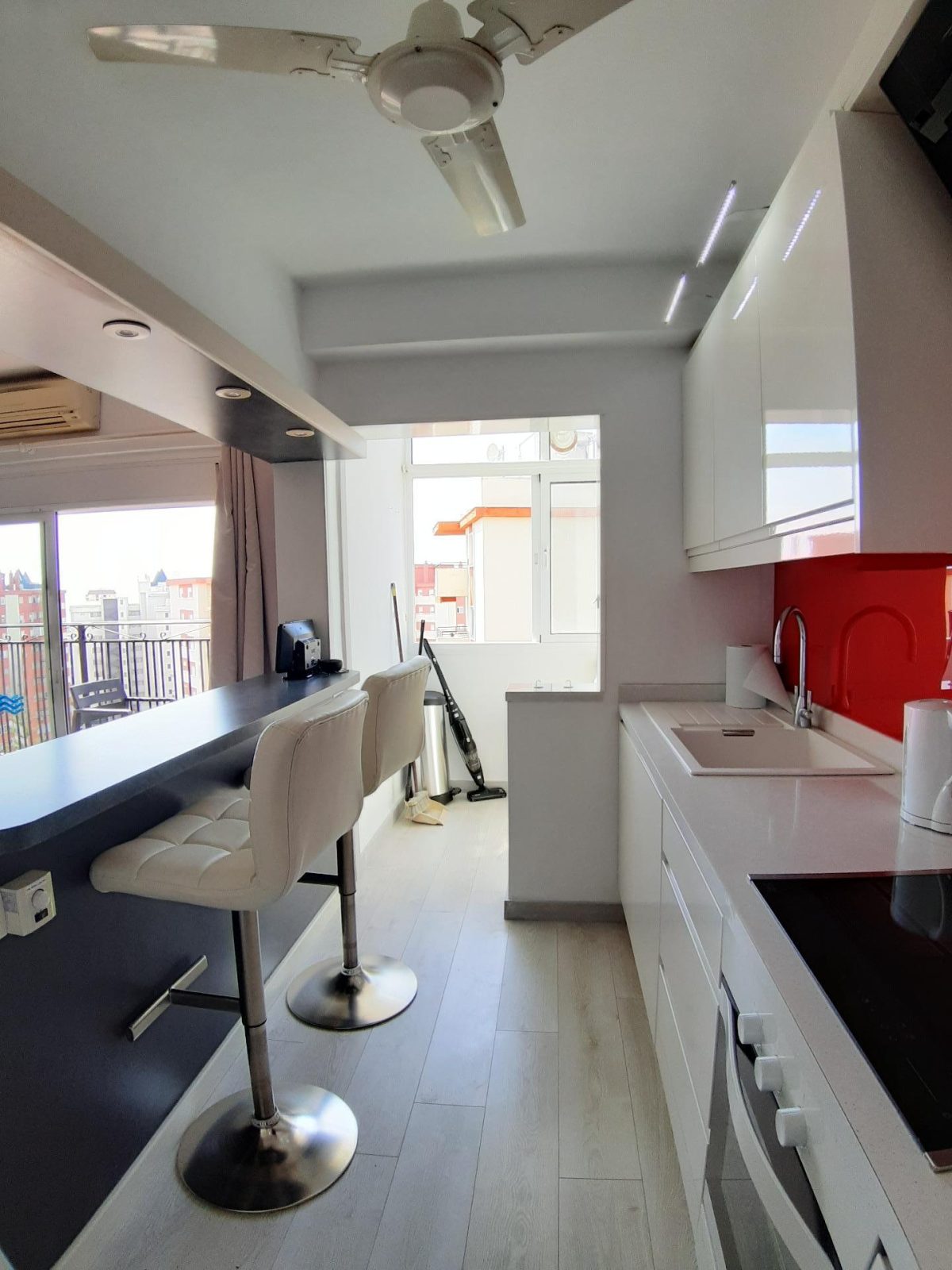 Apartamento en Fuengirola con vistas al mar, 2 dormitorios, piscina y parking – Zona Plaza de Toros, Costa del Sol — Foto 13