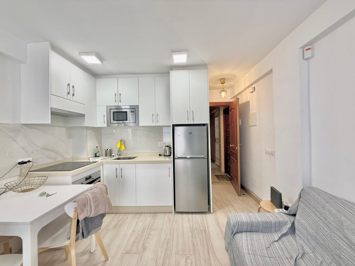 Encantador estudio en tercera línea de playa en Fuengirola - Costa del Sol — Foto 11