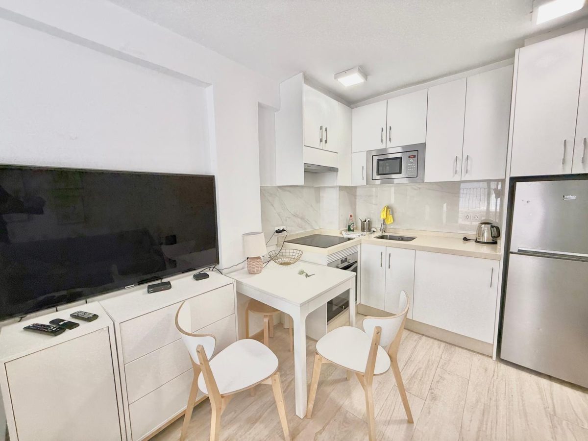 Encantador estudio en tercera línea de playa en Fuengirola - Costa del Sol — Foto 3