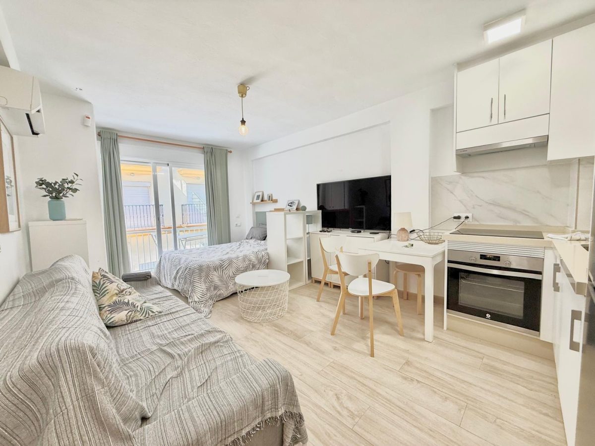 Encantador estudio en tercera línea de playa en Fuengirola - Costa del Sol — Foto 5