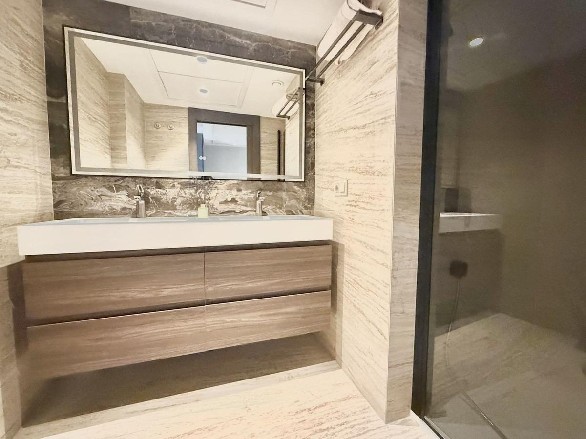 Lujo Exclusivo en el Corazón de Puerto Banús - Costa del Sol — Foto 15