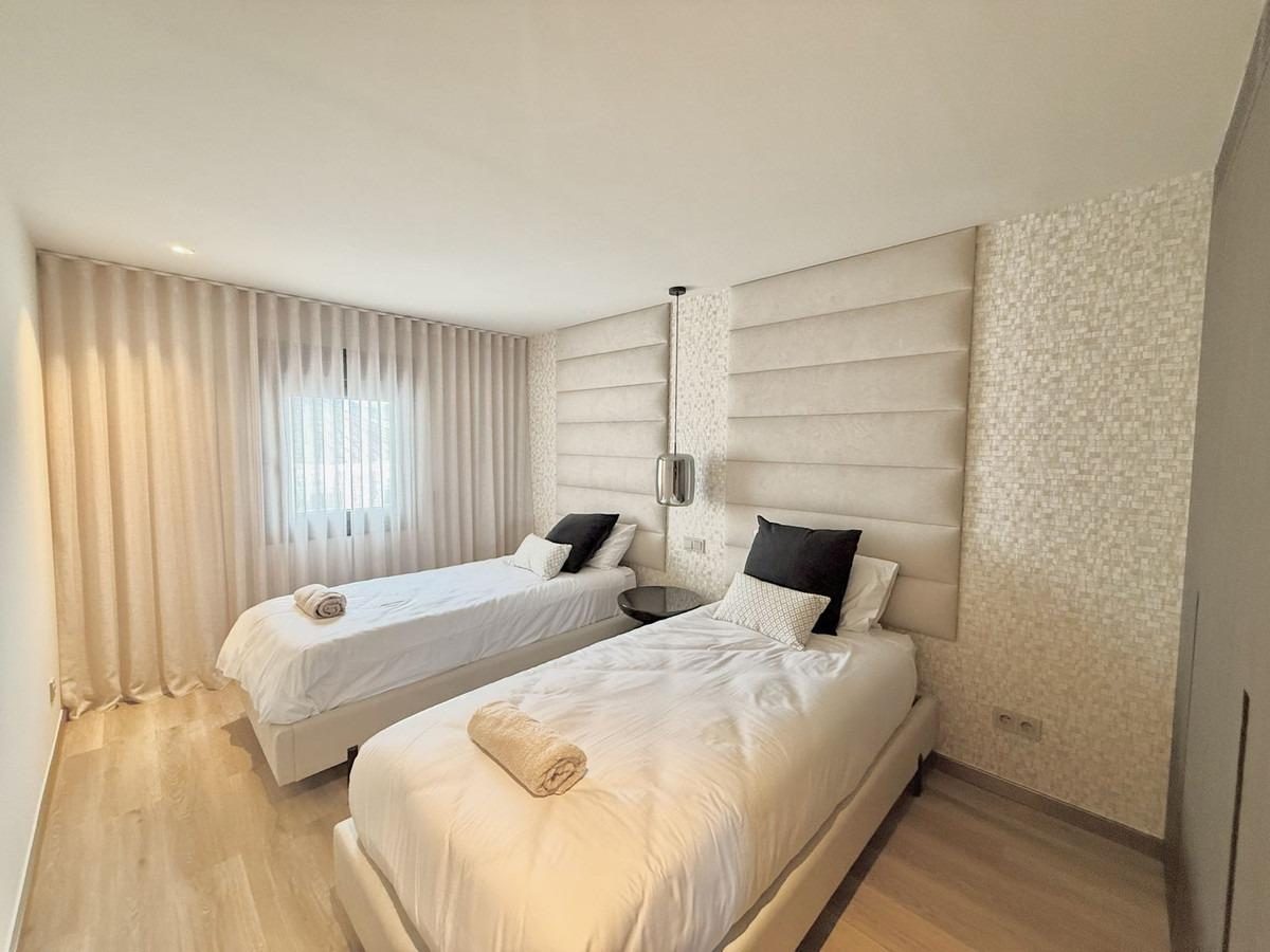 Lujo Exclusivo en el Corazón de Puerto Banús - Costa del Sol — Foto 8