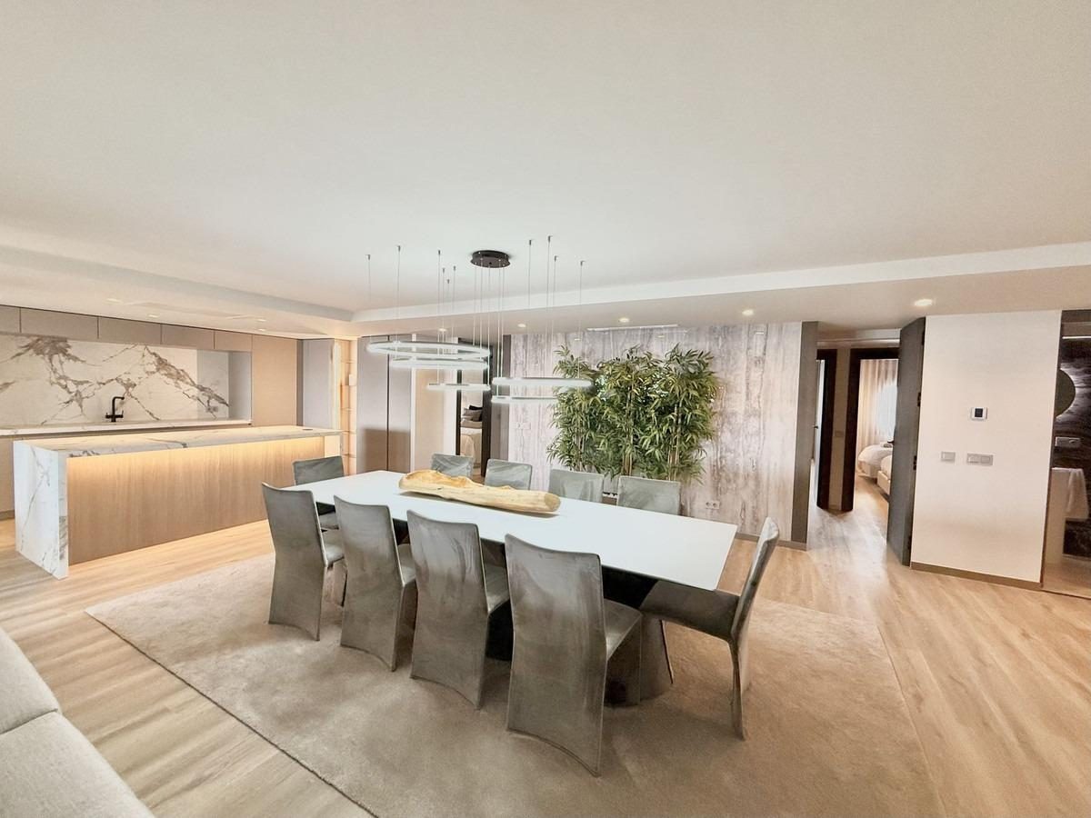 Lujo Exclusivo en el Corazón de Puerto Banús - Costa del Sol — Foto 2