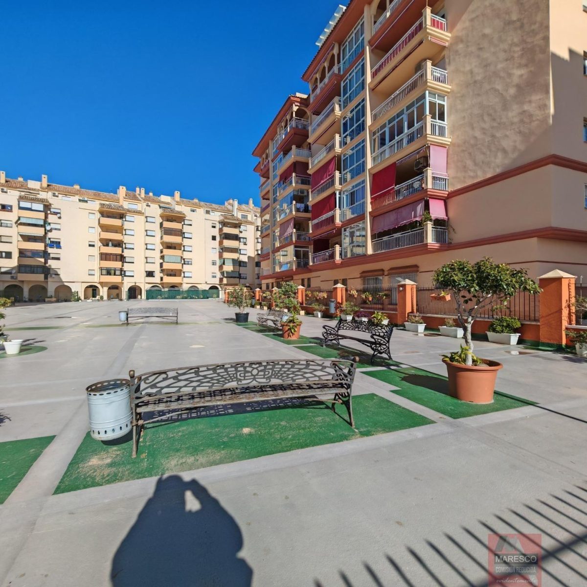 Piso familiar en Los Boliches, Costa del Sol a 300m del Paseo Marítimo con piscina — Foto 2