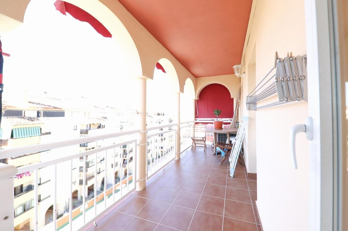 Piso familiar en Los Boliches, Costa del Sol a 300m del Paseo Marítimo con piscina — Foto 4