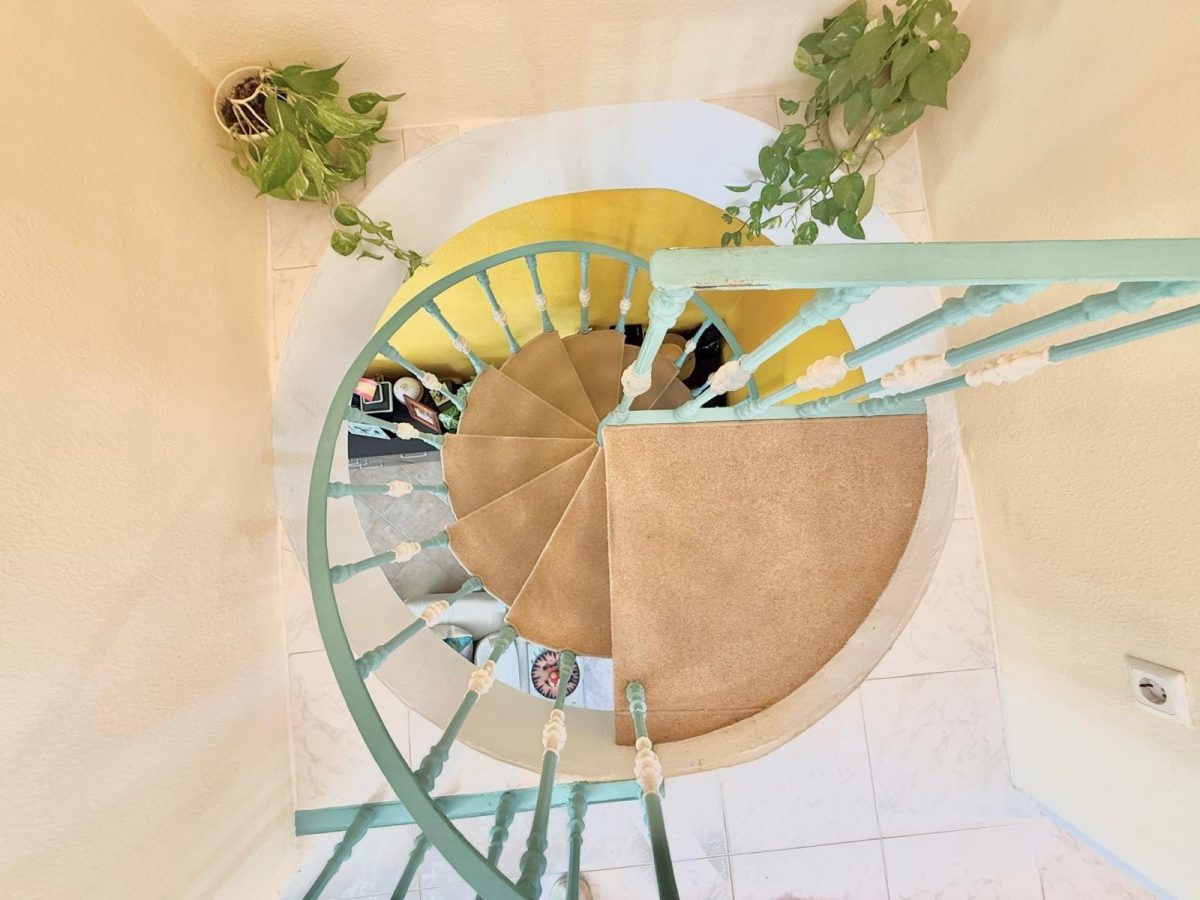Casa pareada en venta en Calahonda, Costa del Sol, a pasos de la playa con piscina y jardín — Foto 22