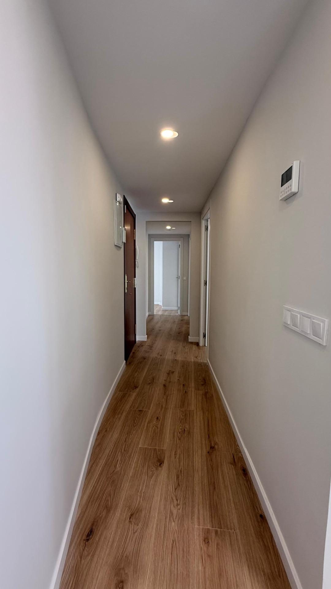 Apartamento reformado en venta en Fuengirola, segunda línea de playa junto al puerto con licencia turística — Foto 10