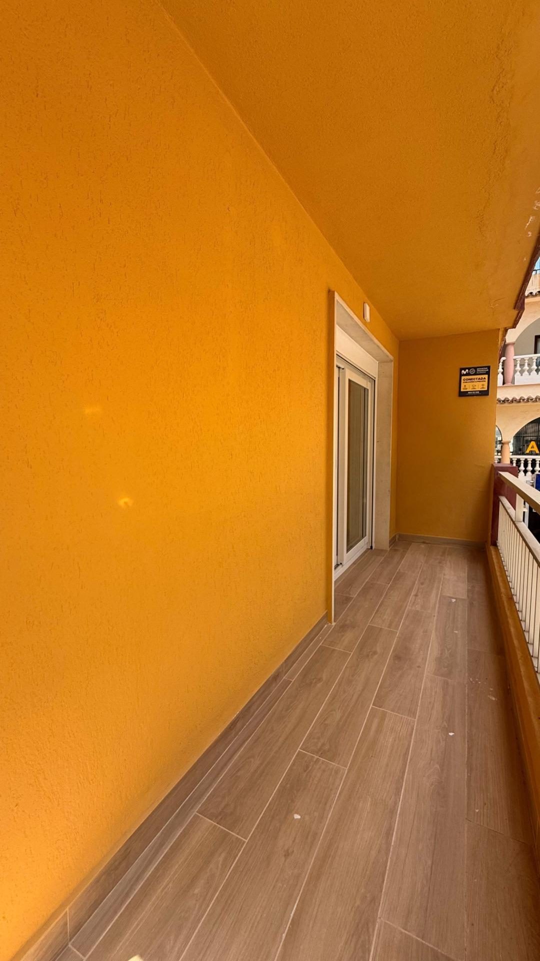 Apartamento reformado en venta en Fuengirola, segunda línea de playa junto al puerto con licencia turística — Foto 7