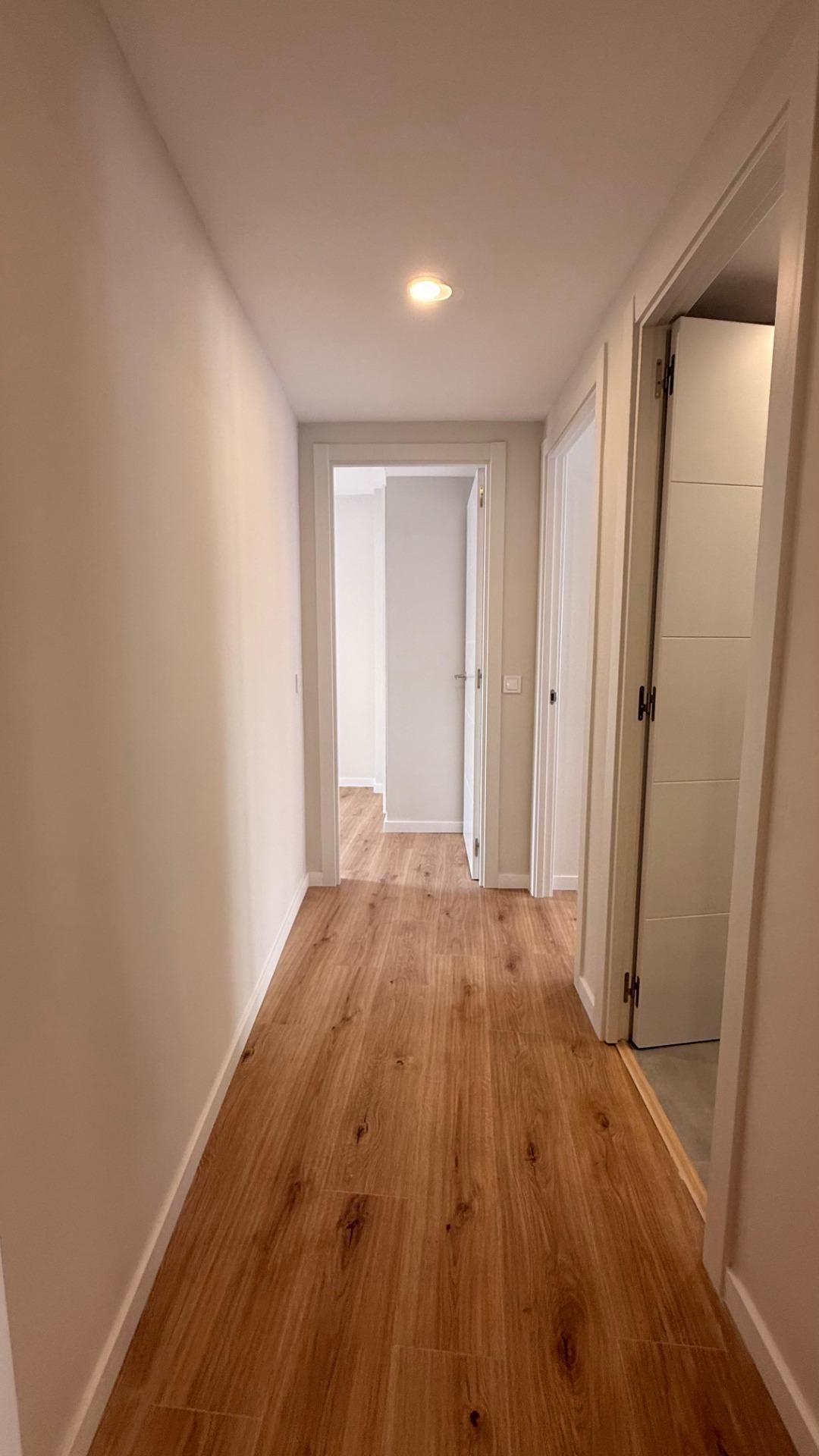 Apartamento reformado en venta en Fuengirola, segunda línea de playa junto al puerto con licencia turística — Foto 13