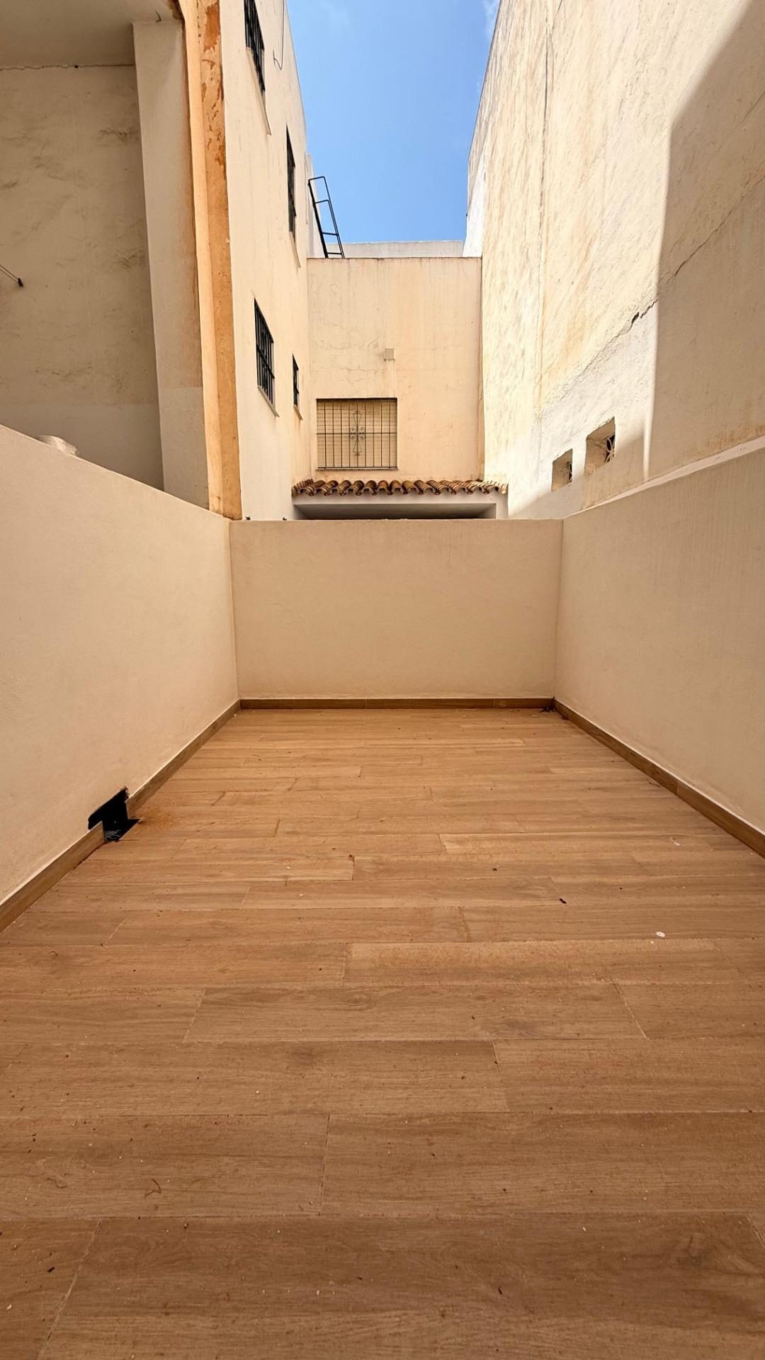Apartamento reformado en venta en Fuengirola, segunda línea de playa junto al puerto con licencia turística — Foto 18