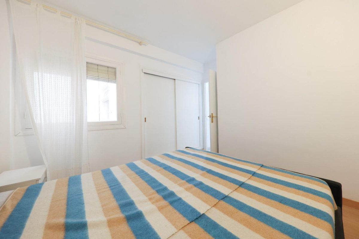 Piso en venta en Los Boliches, Fuengirola a un paso de la playa | Ideal inversión en Costa del Sol — Foto 15