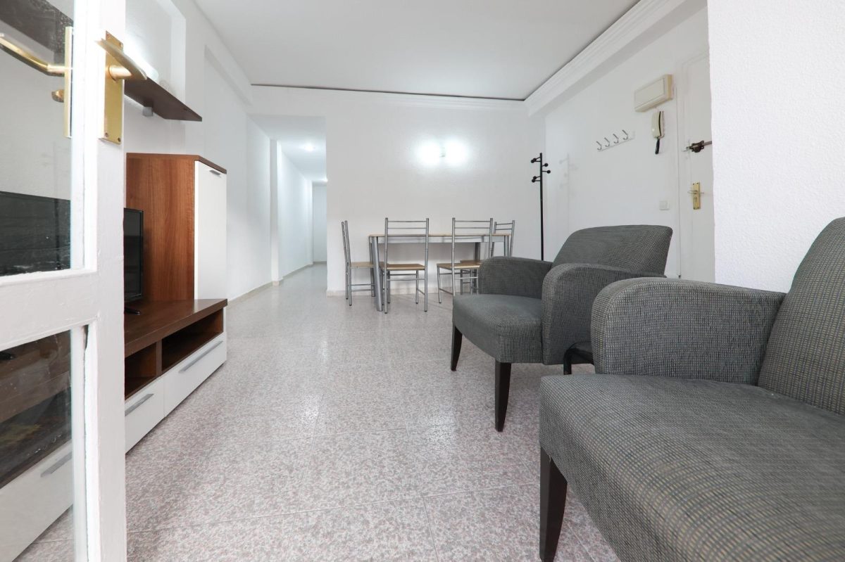 Piso en venta en Los Boliches, Fuengirola a un paso de la playa | Ideal inversión en Costa del Sol — Foto 7