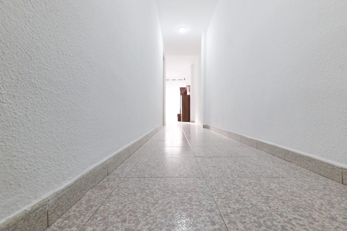 Piso en venta en Los Boliches, Fuengirola a un paso de la playa | Ideal inversión en Costa del Sol — Foto 13