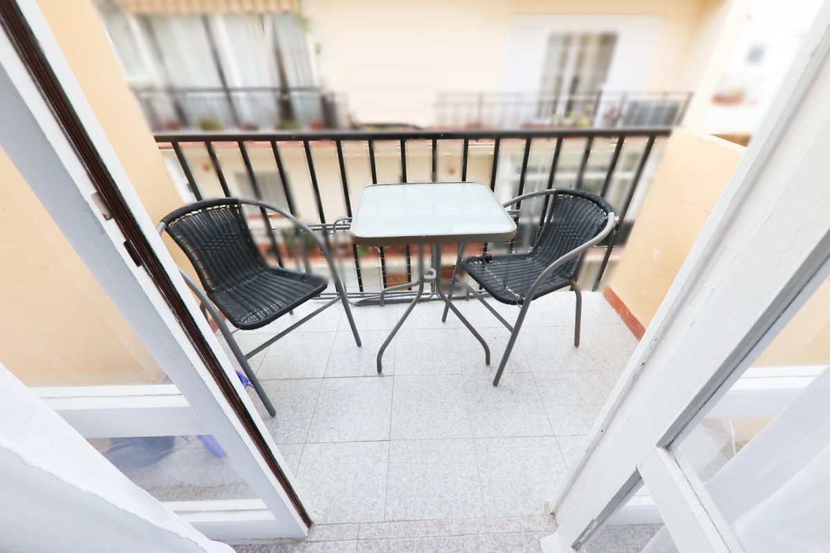 Piso en venta en Los Boliches, Fuengirola a un paso de la playa | Ideal inversión en Costa del Sol — Foto 5