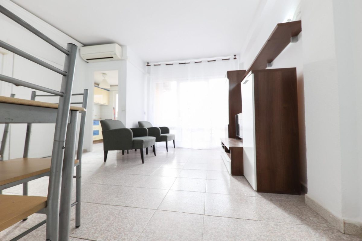 Piso en venta en Los Boliches, Fuengirola a un paso de la playa | Ideal inversión en Costa del Sol — Foto 4