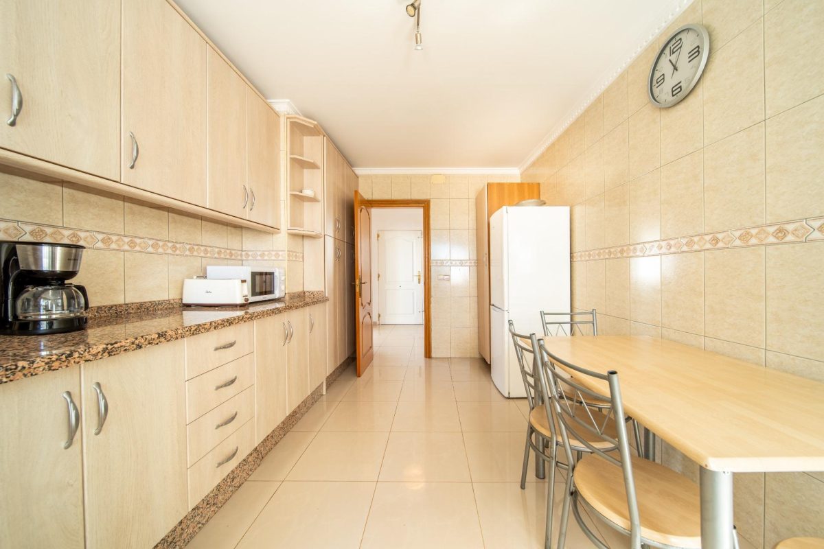 Villa en venta en Torreblanca Fuengirola con vistas al mar, piscina privada y licencia turística | Costa del Sol — Foto 13