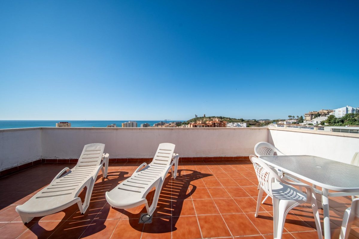 Villa en venta en Torreblanca Fuengirola con vistas al mar, piscina privada y licencia turística | Costa del Sol — Foto 9
