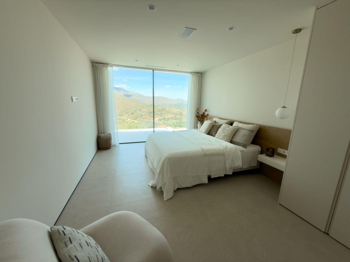 Villa Passivhaus de Lujo en La Cala Golf | Autosuficiencia Energética y Diseño de Autor en Costa del Sol — Foto 12