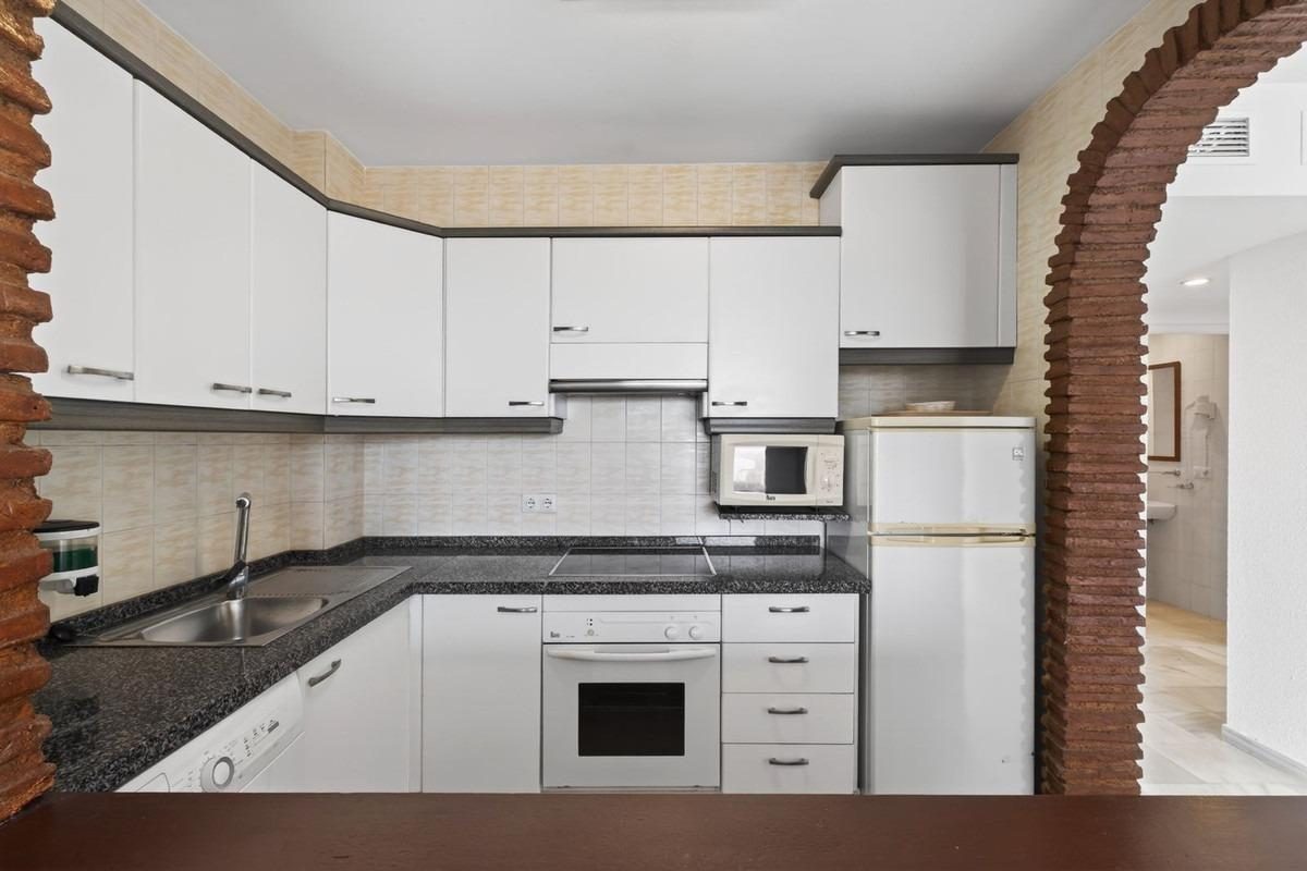 Apartamento con vistas al mar y cerca de la playa en Calahonda, Costa del Sol — Foto 5