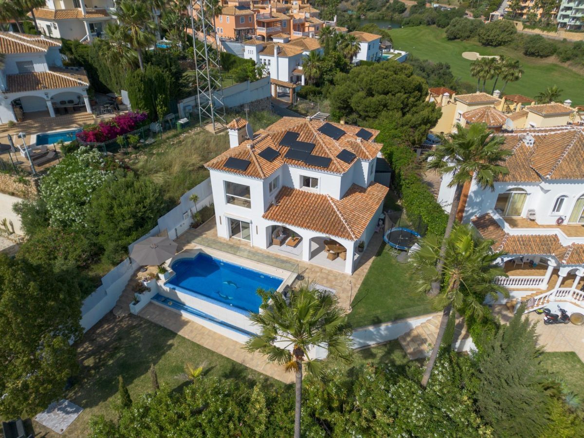 Villa de Lujo en Riviera del Sol, Costa del Sol con Piscina Privada, Vistas al Mar y Golf — Foto 8