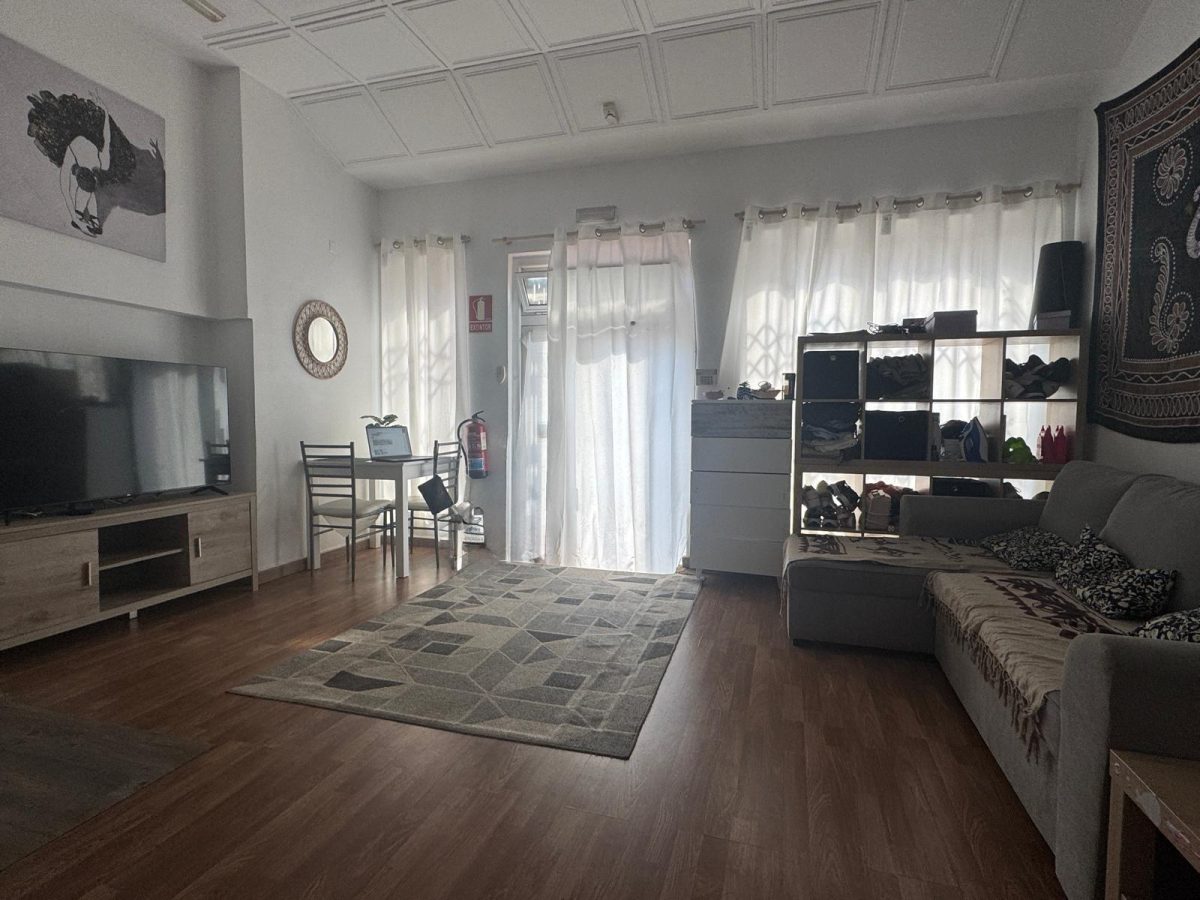 LOCAL ZONA MARIA ZAMBRANO — Foto 1