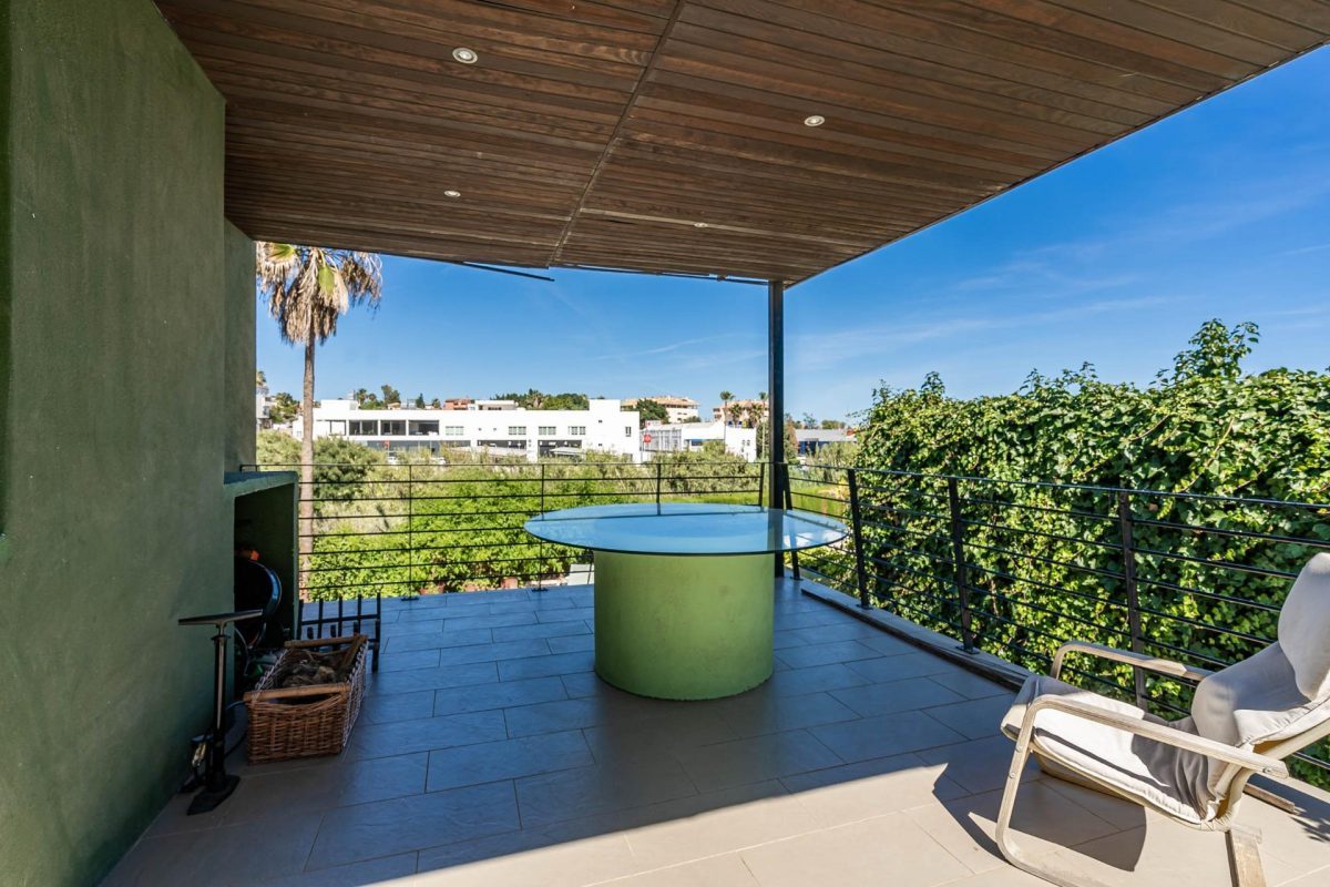 IMPRESIONANTE VILLA EN EL LAGAREJO. — Foto 8