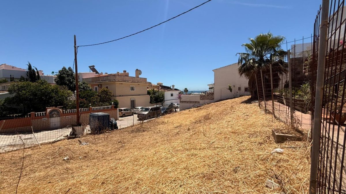 Parcela en venta en la Costa del Sol para promoción de 6 adosados — Foto 3