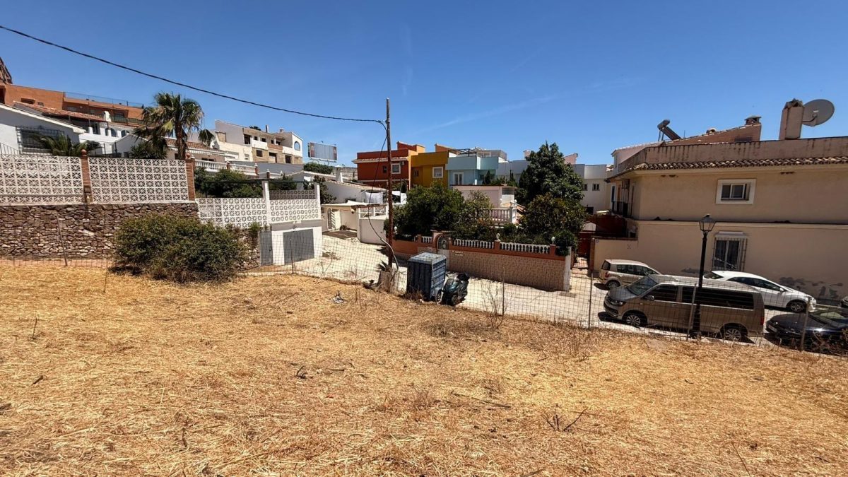 Parcela en venta en la Costa del Sol para promoción de 6 adosados — Foto 2