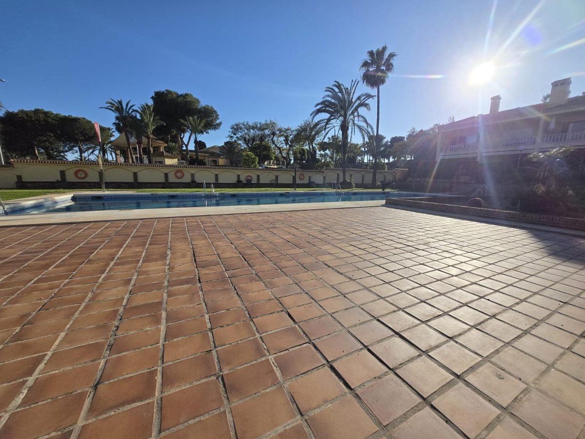 CASA ADOSADA EN VENTA EN WENTWORTH GOLF VILLAGE BENALMÁDENA | GOLF, PLAYA Y CALIDAD DE VIDA EN COSTA DEL SOL — Foto 29