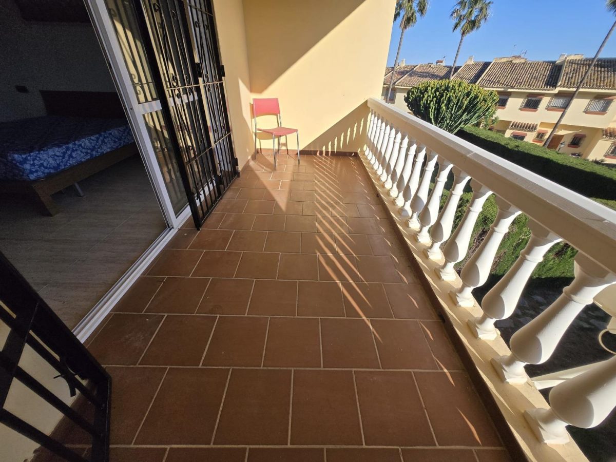 CASA ADOSADA EN VENTA EN WENTWORTH GOLF VILLAGE BENALMÁDENA | GOLF, PLAYA Y CALIDAD DE VIDA EN COSTA DEL SOL — Foto 15