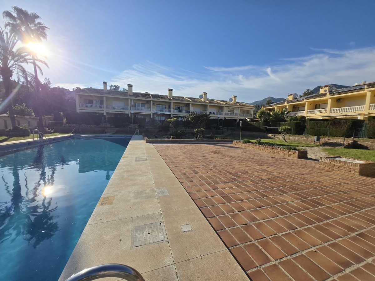 CASA ADOSADA EN VENTA EN WENTWORTH GOLF VILLAGE BENALMÁDENA | GOLF, PLAYA Y CALIDAD DE VIDA EN COSTA DEL SOL — Foto 26