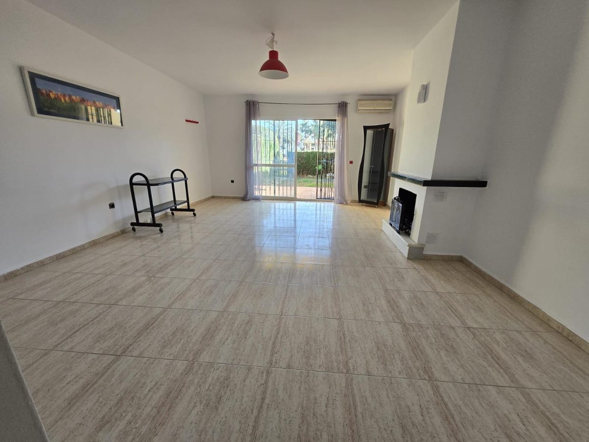 CASA ADOSADA EN VENTA EN WENTWORTH GOLF VILLAGE BENALMÁDENA | GOLF, PLAYA Y CALIDAD DE VIDA EN COSTA DEL SOL — Foto 3