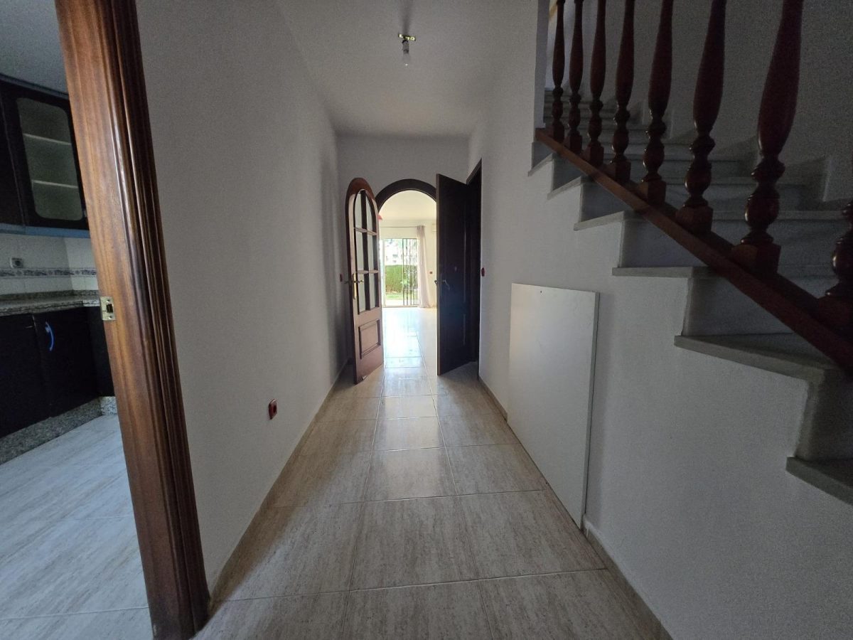 CASA ADOSADA EN VENTA EN WENTWORTH GOLF VILLAGE BENALMÁDENA | GOLF, PLAYA Y CALIDAD DE VIDA EN COSTA DEL SOL — Foto 4