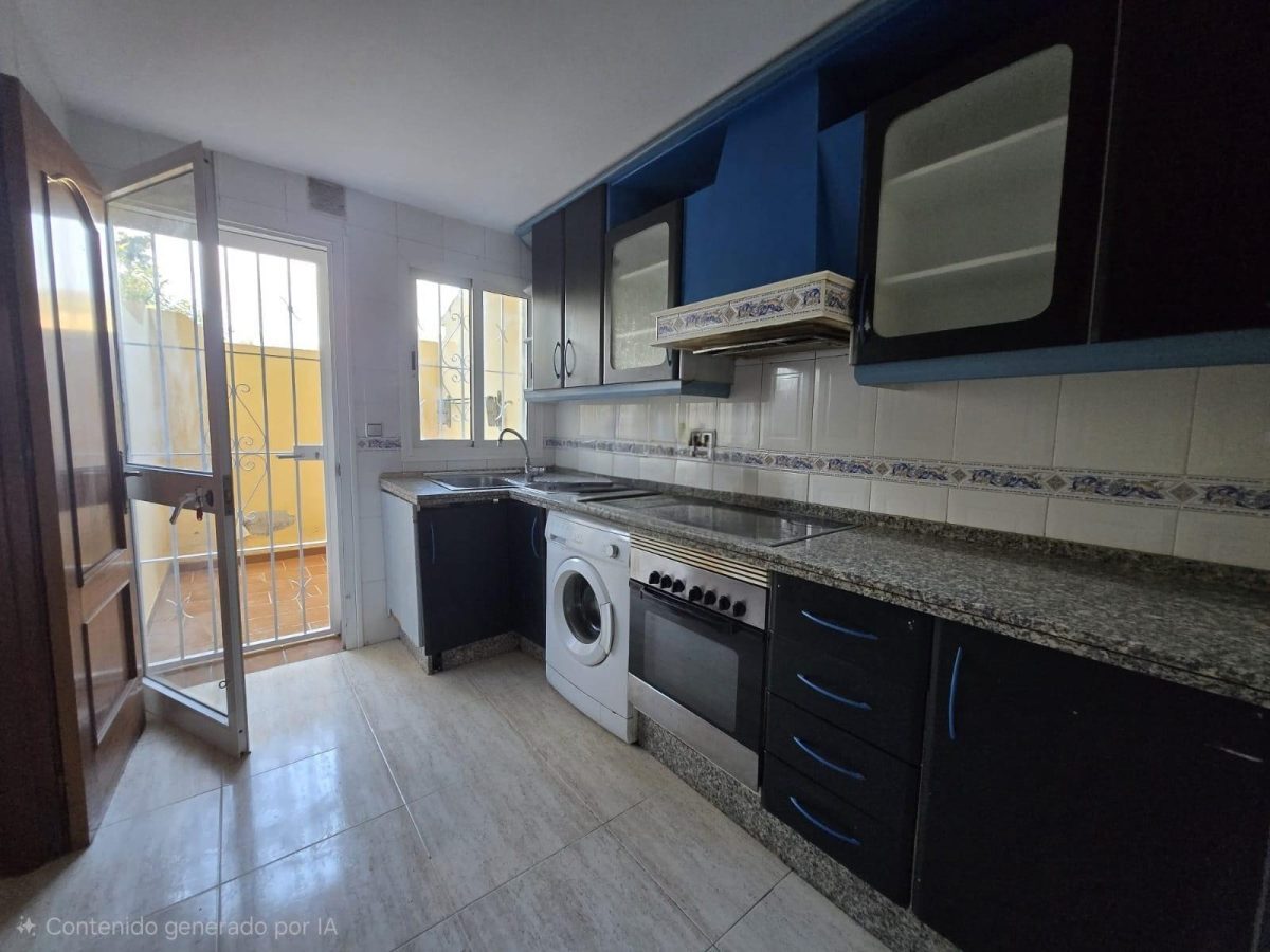 CASA ADOSADA EN VENTA EN WENTWORTH GOLF VILLAGE BENALMÁDENA | GOLF, PLAYA Y CALIDAD DE VIDA EN COSTA DEL SOL — Foto 7