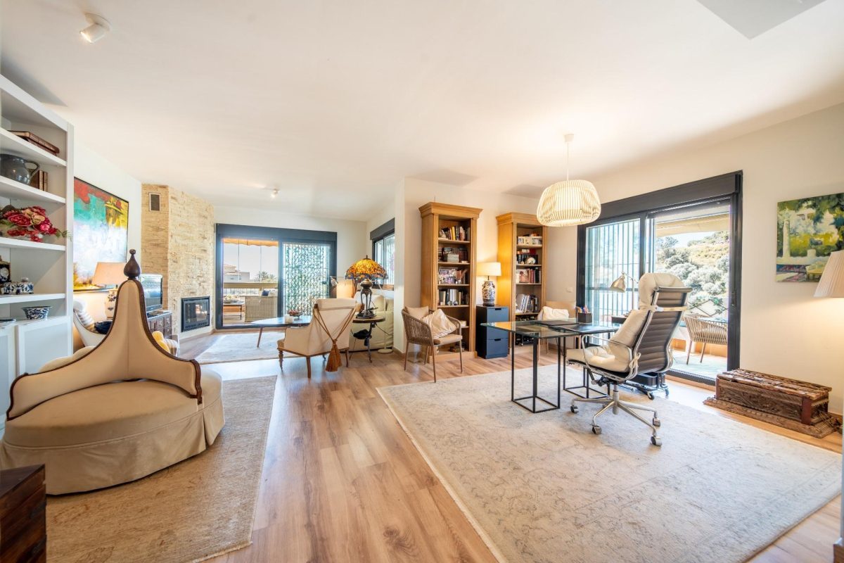 Ático en venta en Cala Hills, Mijas Costa, con gran terraza, piscina, 2 garajes, trastero y vistas a la montaña — Foto 3