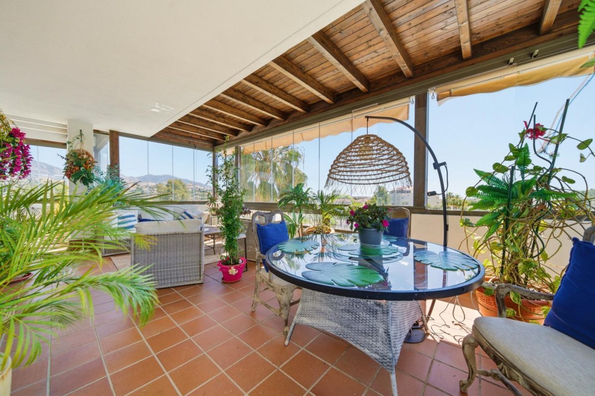 Ático en venta en Cala Hills, Mijas Costa, con gran terraza, piscina, 2 garajes, trastero y vistas a la montaña — Foto 9