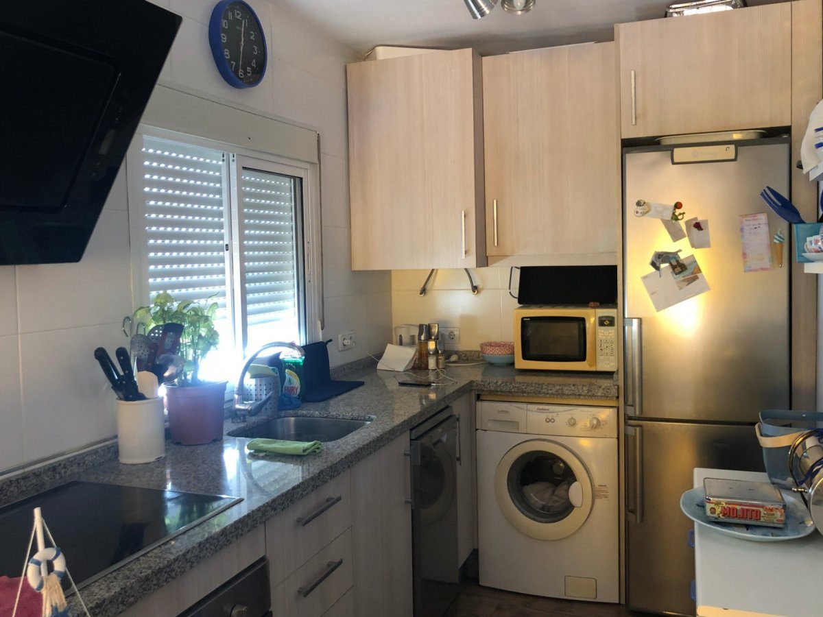CÉNTRICO APARTAMENTO DE 2 DORMITORIOS EN FUENGIROLA  (4ª PLANTA SIN ASCENSOR) — Foto 4