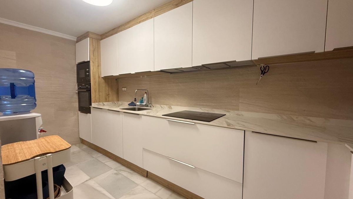 Exclusivo Apartamento de Lujo en Primera Línea de Playa en Fuengirola | Vistas Panorámicas al Mar Costa del Sol — Foto 16
