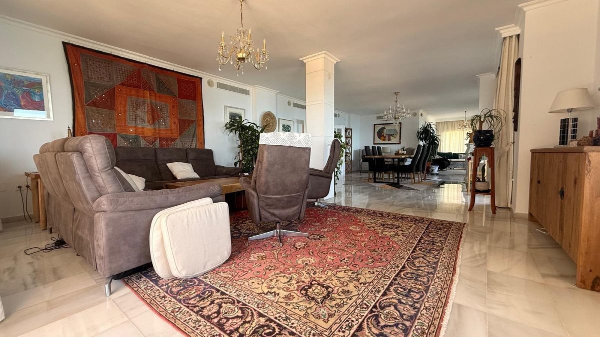 Exclusivo Apartamento de Lujo en Primera Línea de Playa en Fuengirola | Vistas Panorámicas al Mar Costa del Sol — Foto 12